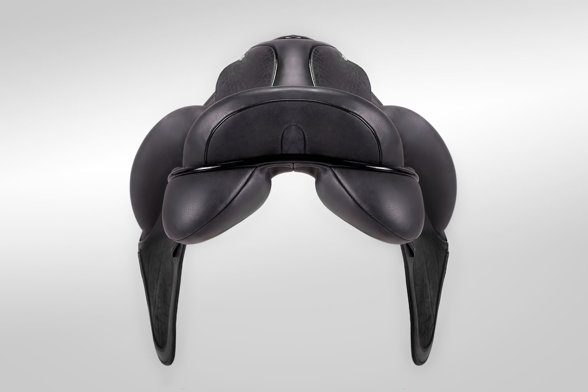 Bespoke Sattel von vorn mit freiem Widerristkanal – Wither Freedom System